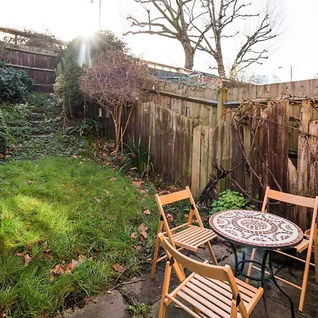 Fantastic Stay In Canary Wharf - 2 Bedrooms London Exterior photo
