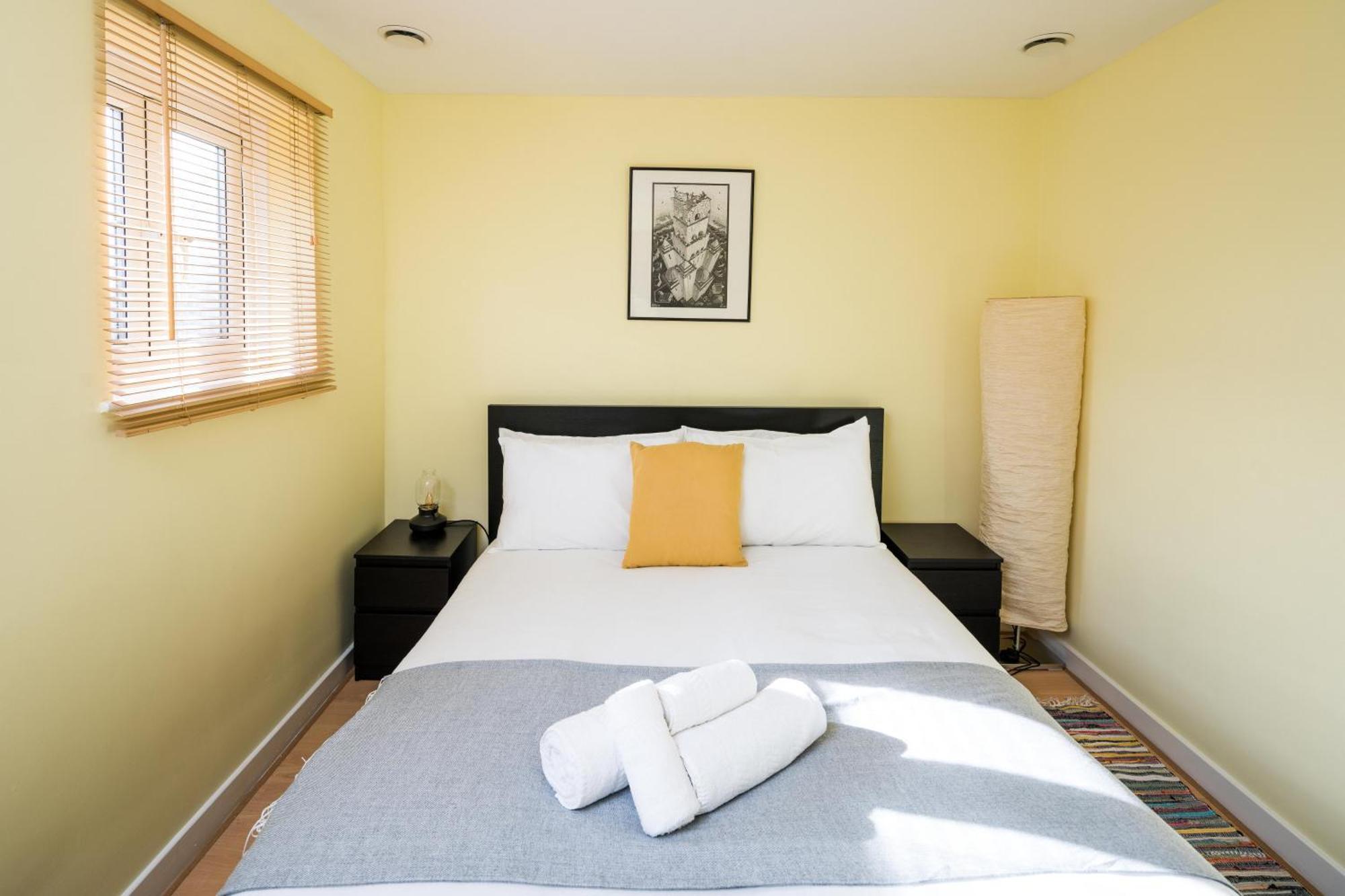 Fantastic In Canary Wharf - 2 Bedrooms Vakantiehuis Londen